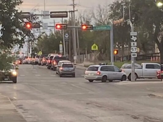 Paisanos saturan puentes para cruzar de Eagle Pass a Piedras Negras ...