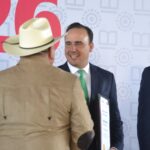 Manolo Jiménez reconoce a docentes de la Sección 35 por su trayectoria