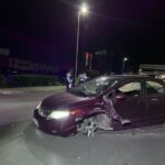 Choca en estado de ebriedad con camellón del periférico en Torreón