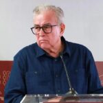 Rubén Rocha Moya solicita licencia para separarse del cargo