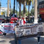 Maestros de Torreón se manifiestan para exigir cambios al sistema de pensiones del ISSSTE