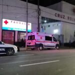 Atacan a pedradas autobús de transporte de personal en el sur de Torreón; un trabajador resulta lesionado