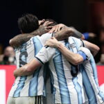 Argentina remonta ante Egipto para avanzar a cuartos de final