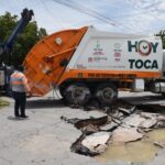 Simas Torreón atiende socavón en la colonia La Dalia