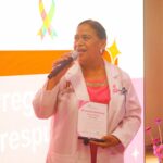 Realizan charla de concientización sobre el cáncer de mama